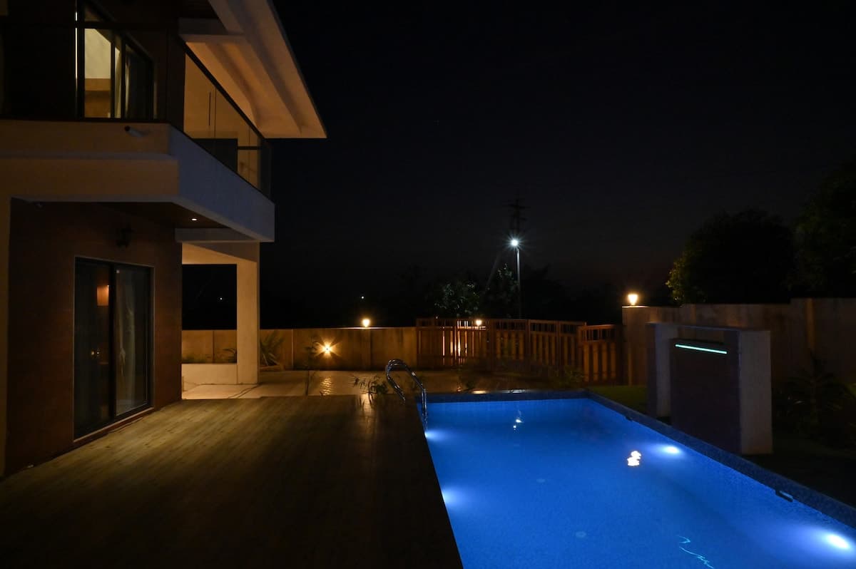 Jacuzzi at Aurai Villa Dapoli